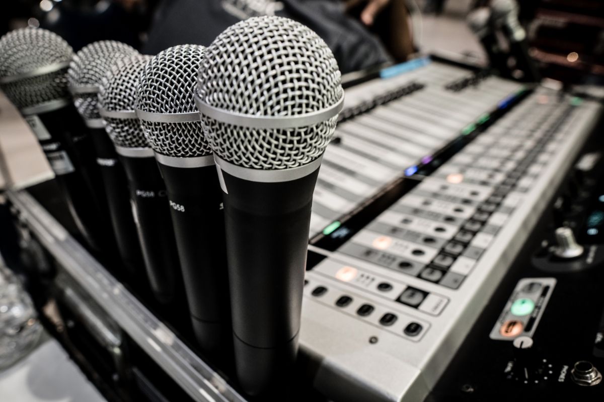 How Do I Record A Podcast Using Multiple Mics On One Device - MacOS And Windows?