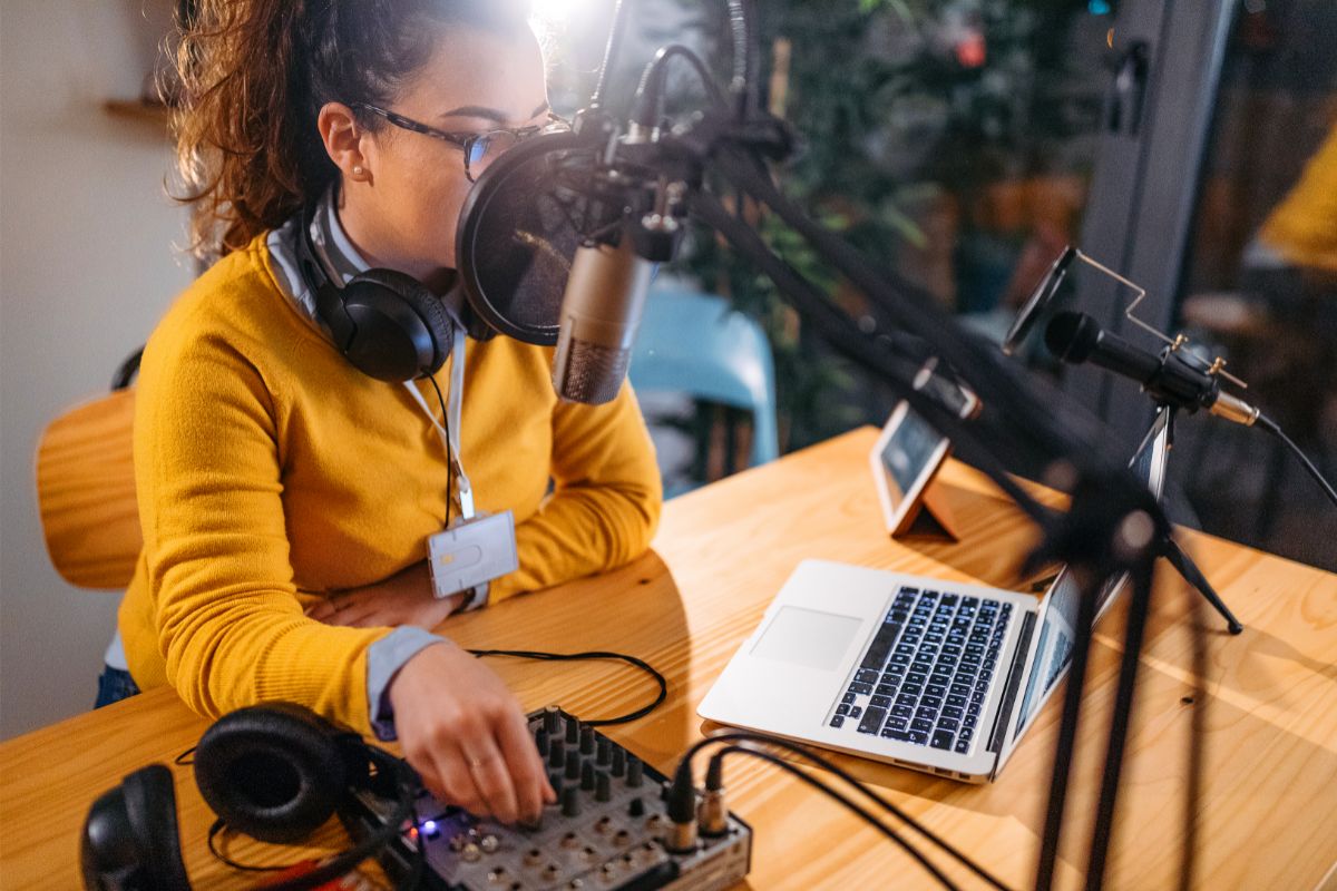 Best EQ Settings For Podcast