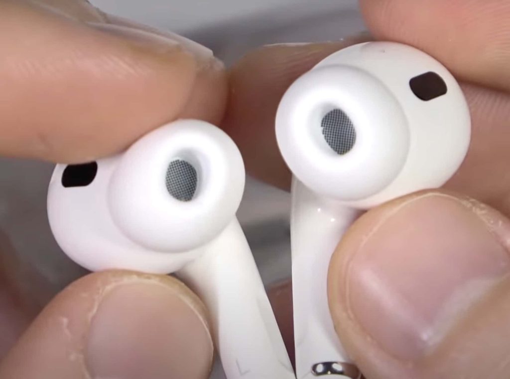 Another Microphone Location in the earpiece on Airpods